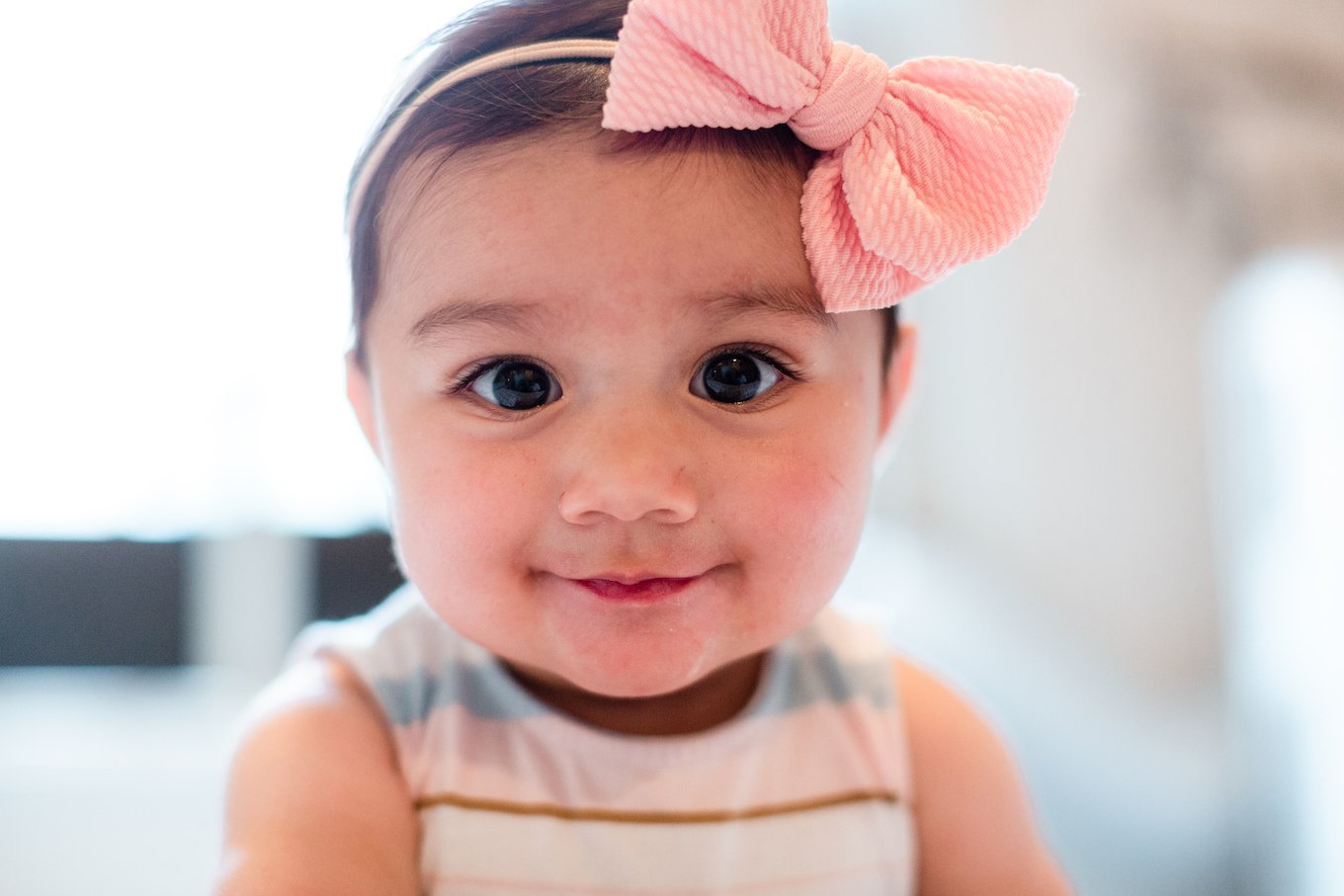 Baby girl with a bow headband