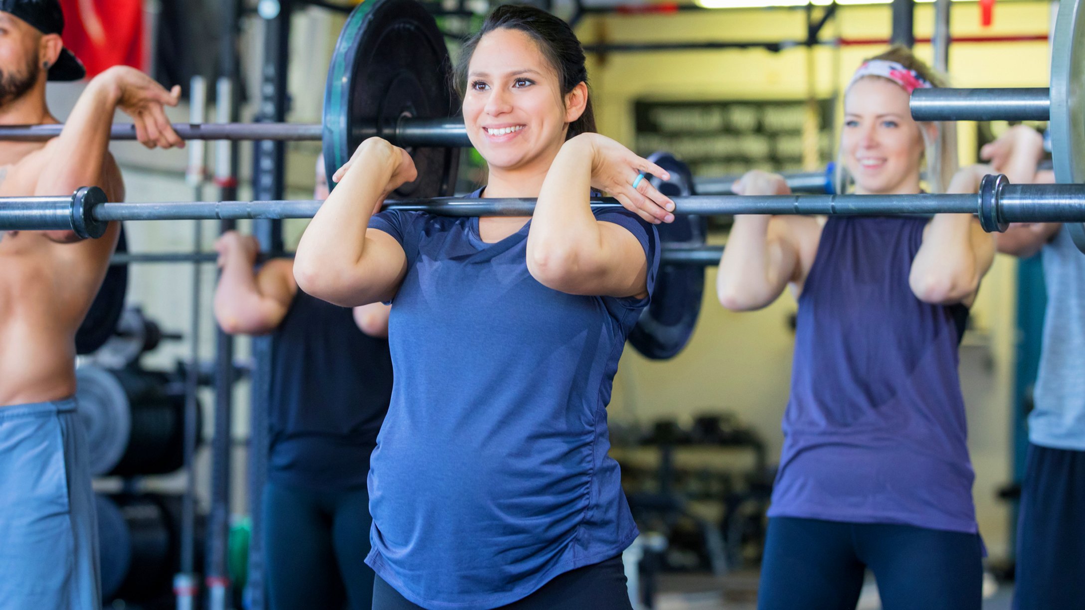 lifting-while-pregnant-featured-1.jpg